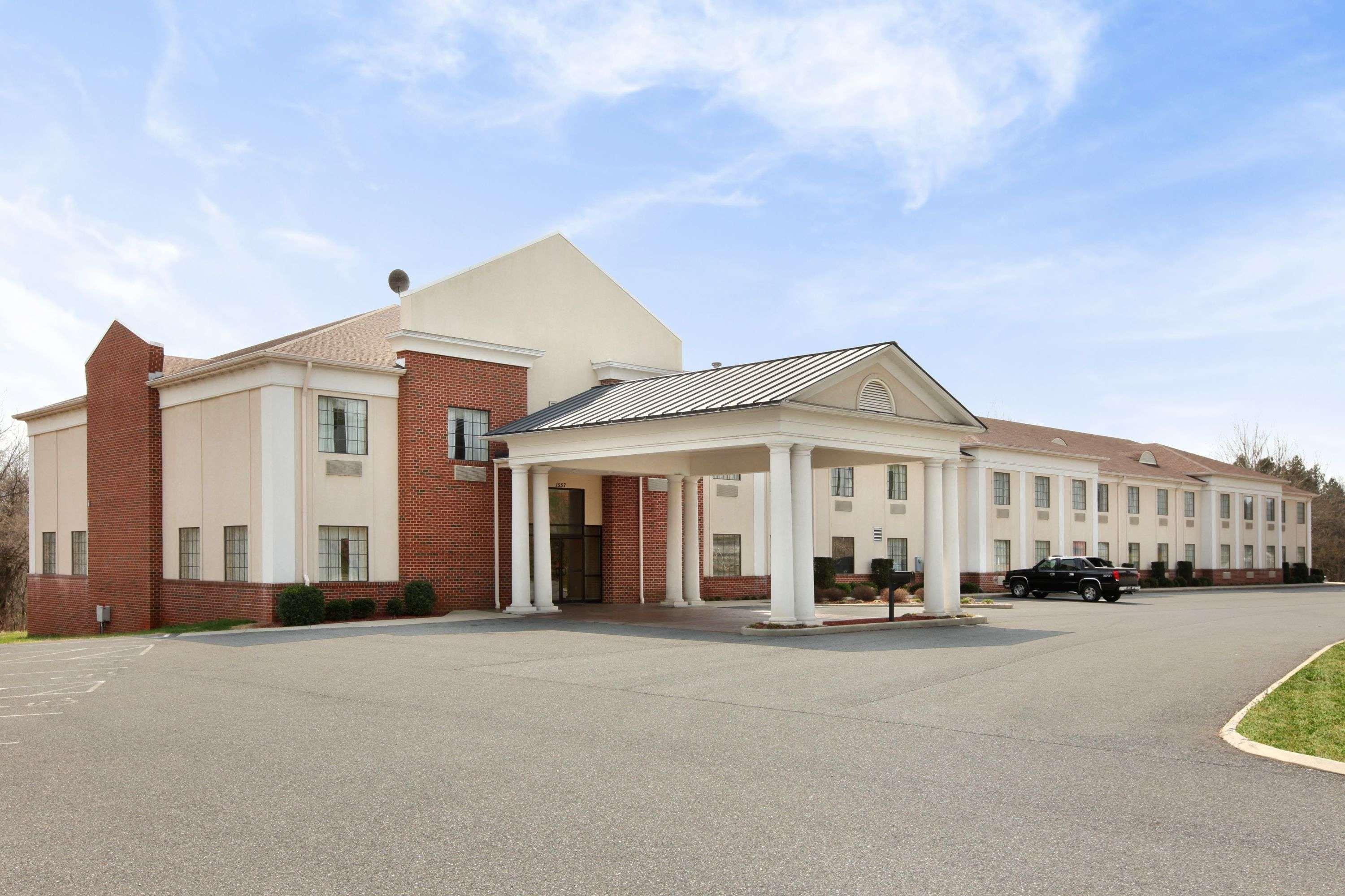 Days Inn By Wyndham Alta Vista Altavista Ngoại thất bức ảnh